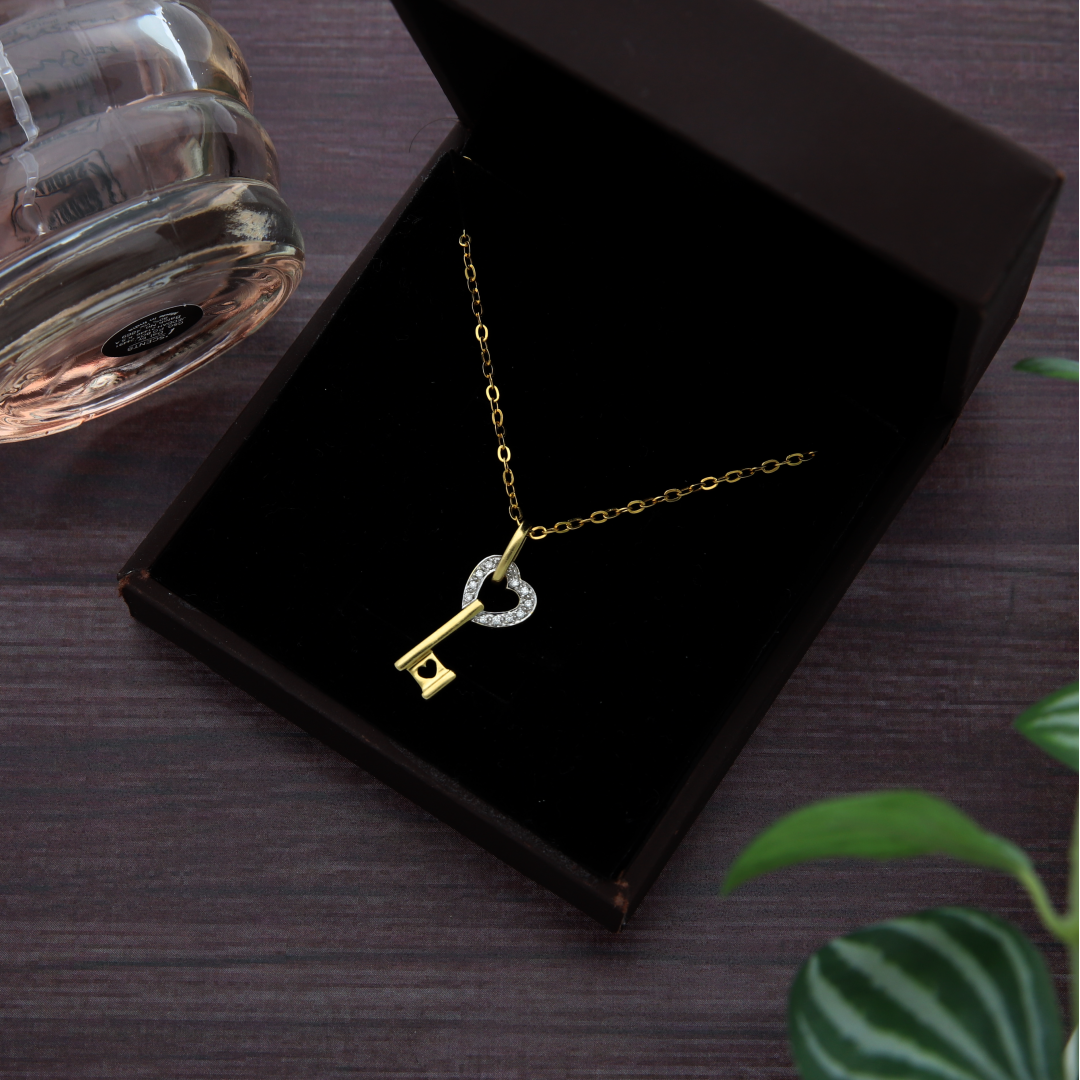 Gold Necklace (Chain with Heart Key Pendant) 18KT - FKJNKL18K9186