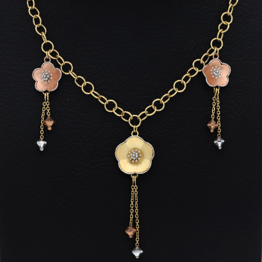 Gold Flower Shaped Necklace 18KT - FKJNKL18K9372