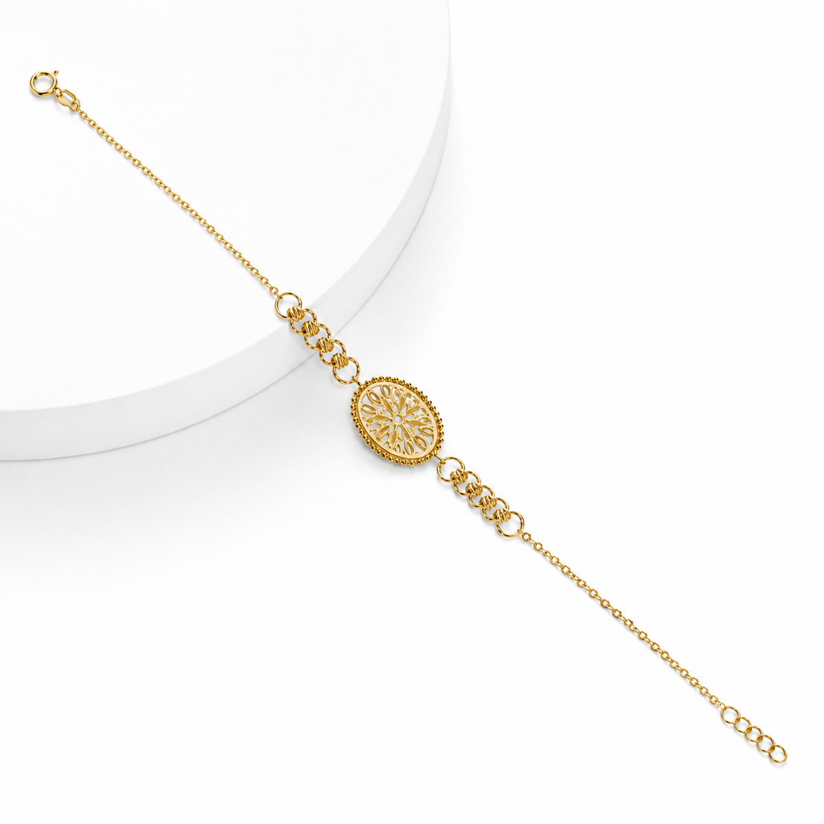 Gold Filigree-Patterned Oval Medallion Bracelet 21KT - FKJBRL21KM12192