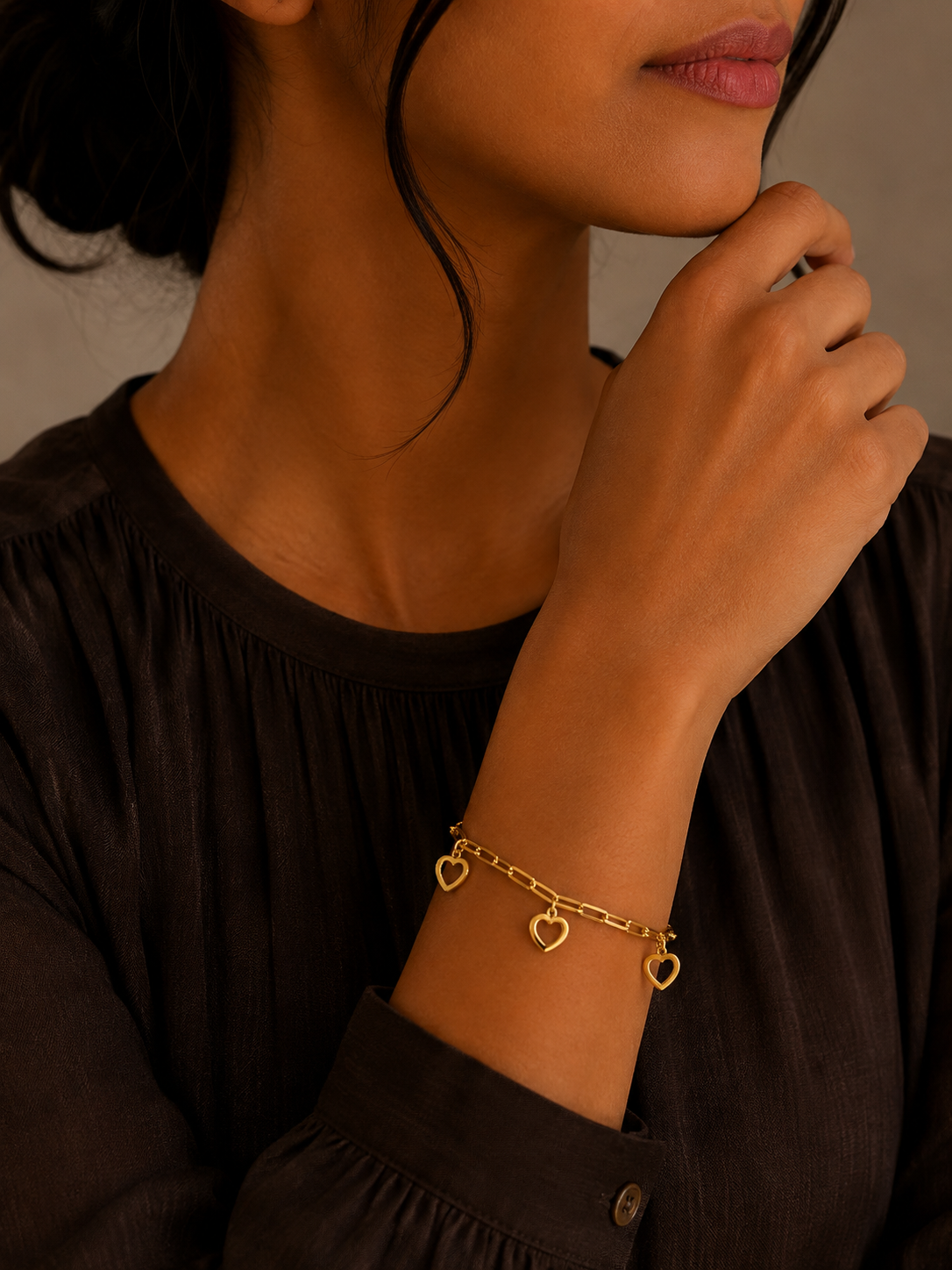 Gold Paperclip Chain Hanging Heart-Shaped Charms Bracelet 21KT - FKJBRL21KM12197