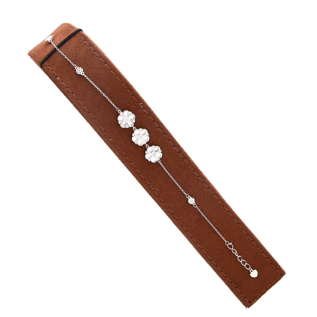 Sterling Silver 925 White Flower Charm Bracelet - FKJBRLSL10572