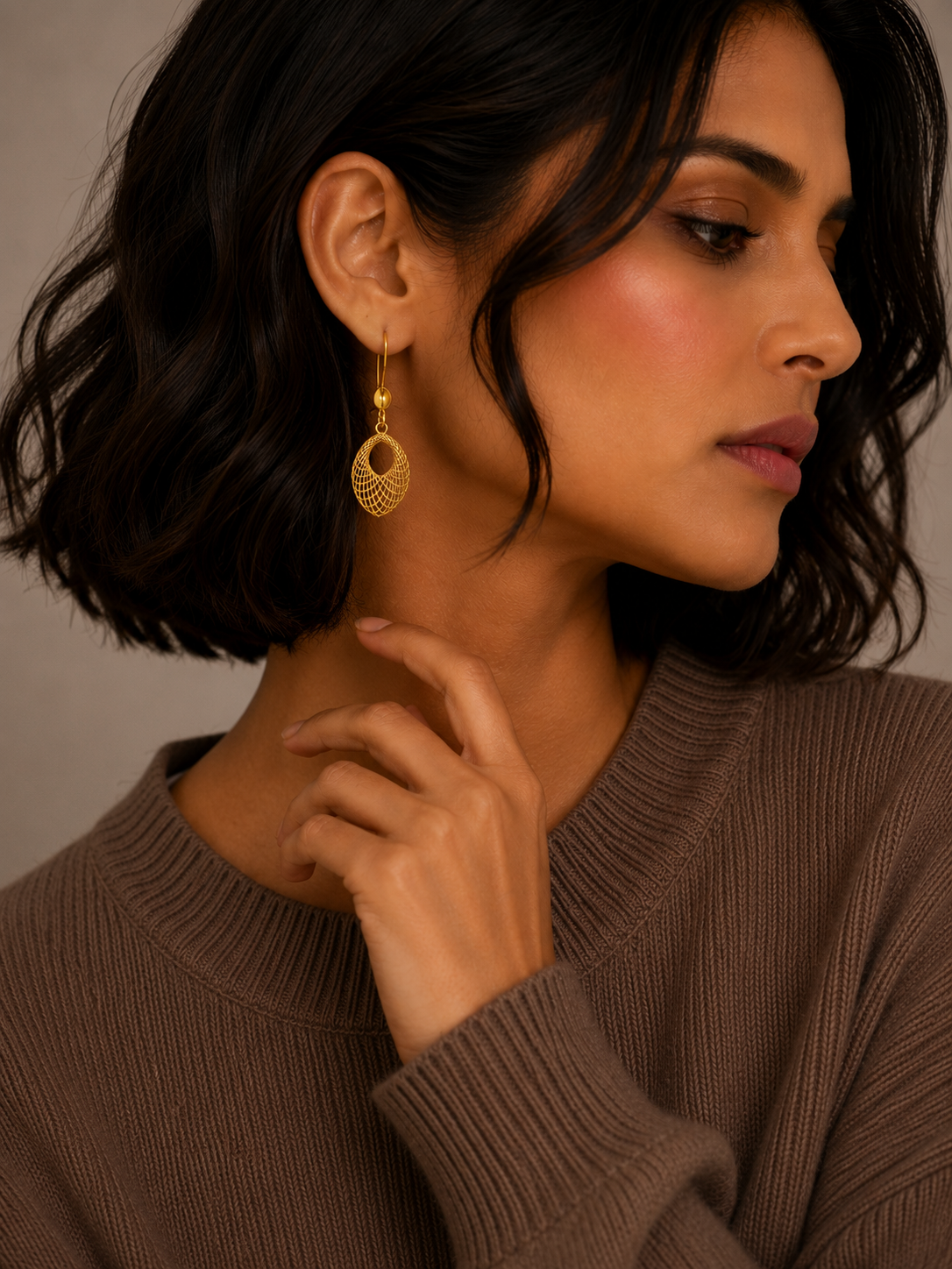 Gold Beautiful Hanging Earrings 21KT - FKJERN21KM12072