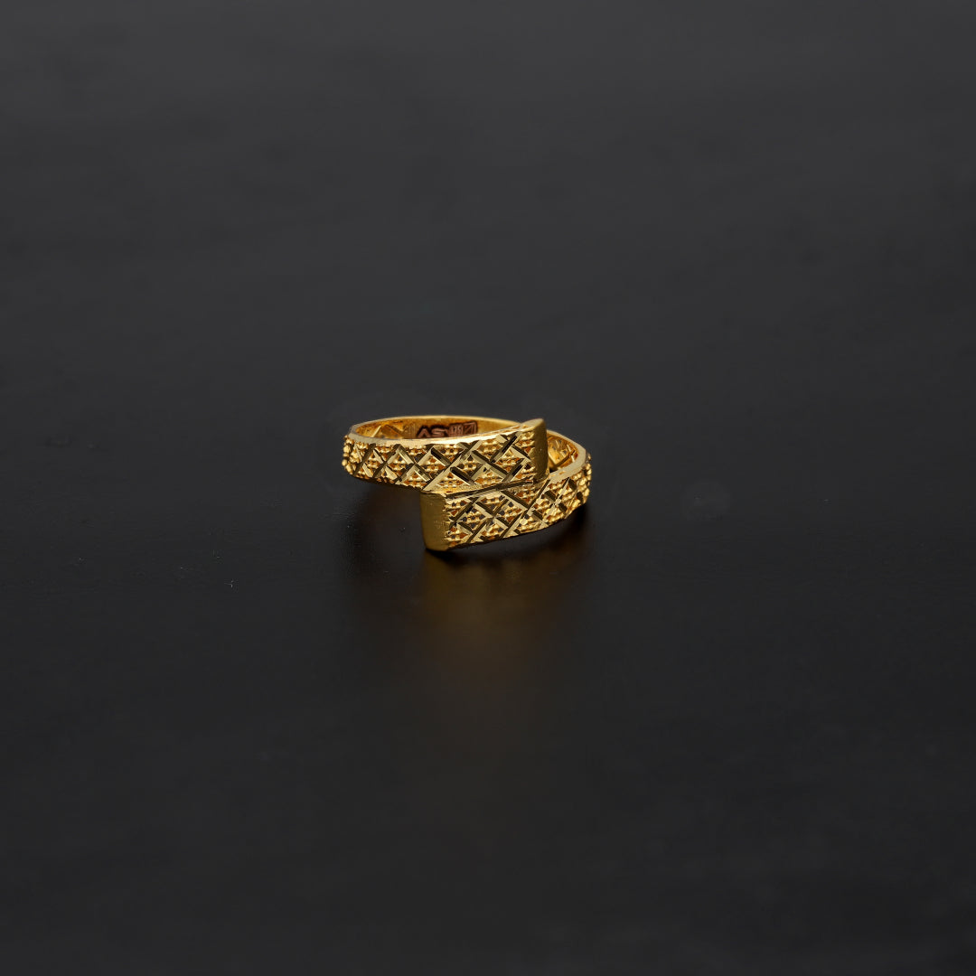 Gold Criss-Cross Pattern Ring 21KT - FKJRN21KM11660