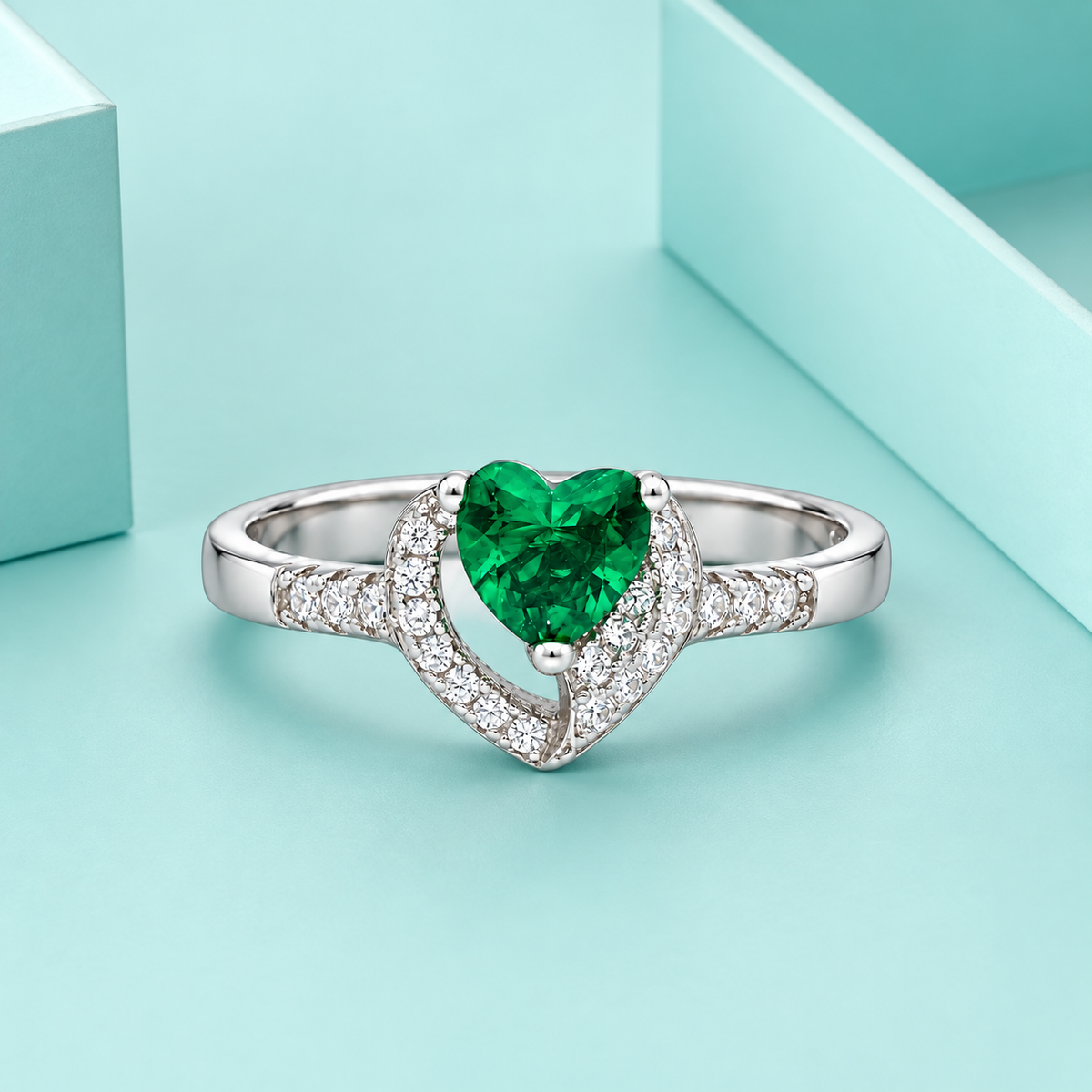 Sterling Silver 925 Heart-Shaped Emerald Green Stone Ring with Pavé Accents - FKJRNSLM12322