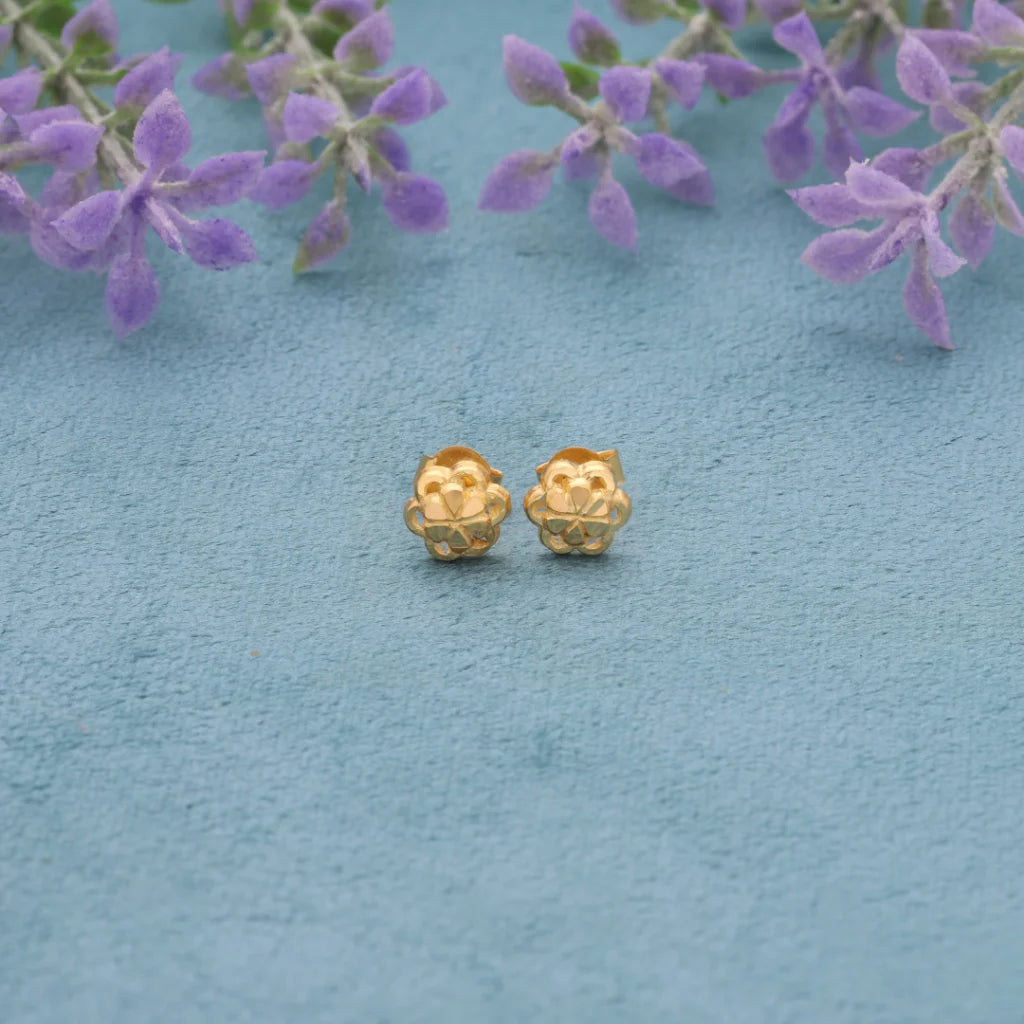 Gold Floral Studs Earrings 18Kt - Fkjern18K8223