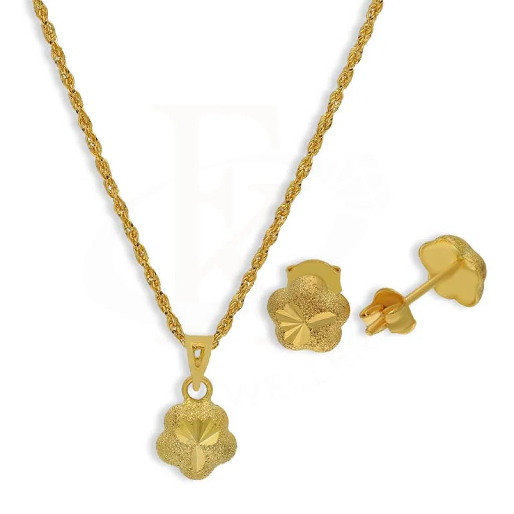 Gold Flower Shaped Pendant Set (Necklace And Earrings) 18Kt - Fkjnklst18K2439 Sets