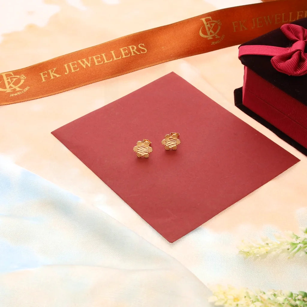 Gold Flower Shaped Stud Earrings 18Kt - Fkjern18K7348