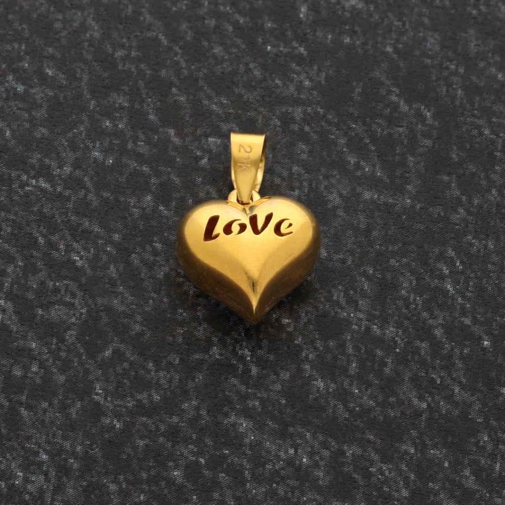 Gold Love On Heart Shaped Pendant 21Kt - Fkjpnd21Km8537 Pendants