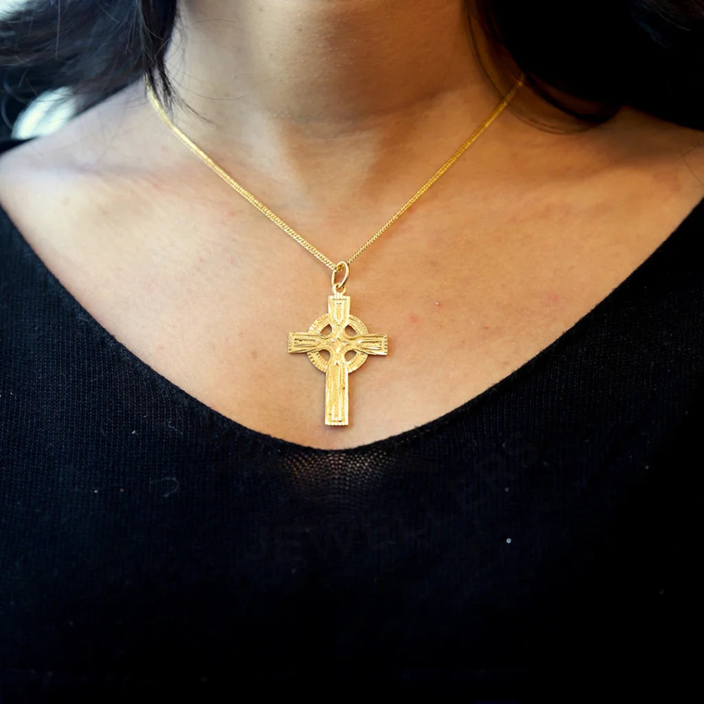 Gold Necklace (Chain With Celtic Cross Pendant) 21Kt - Fkjnkl21K8567 Necklaces