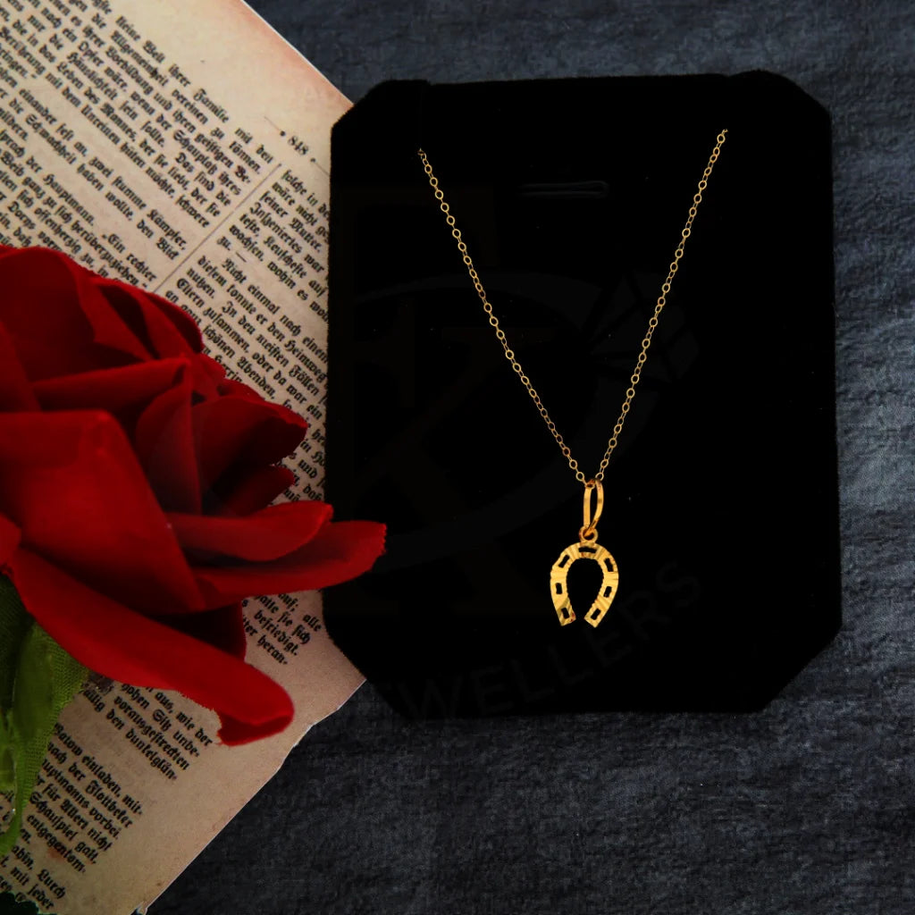 Gold Necklace (Chain With Dainty Horseshoe Pendant) 21Kt - Fkjnkl21Km8403 Necklaces
