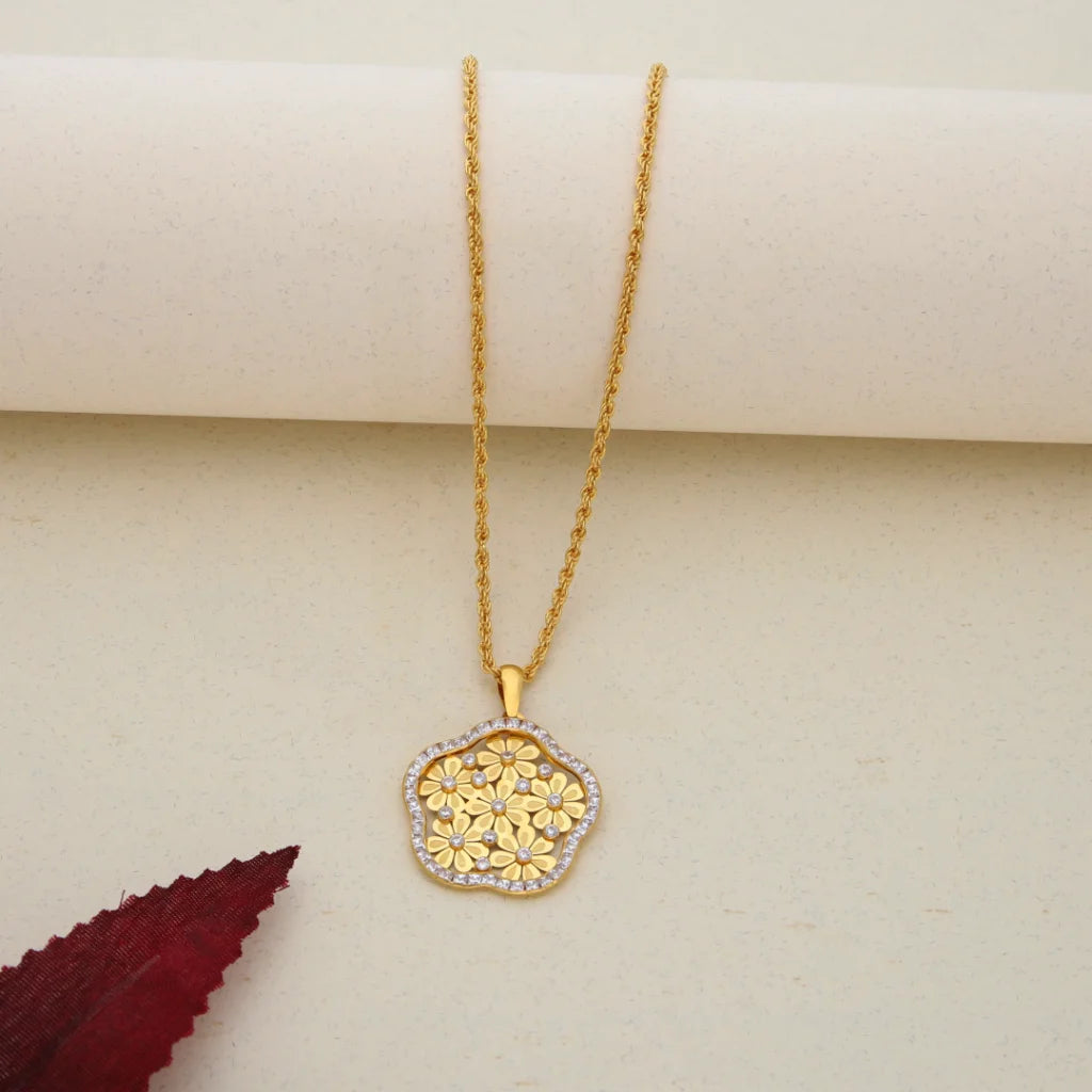 Gold Necklace ( Chain With Dual Tone Flower Pendant ) 21Kt - Fkjnkl21K7552 Necklaces