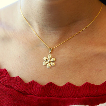 Gold Necklace (Chain With Hollow Flower Pendant) 21Kt - Fkjnkl21Km8531 Necklaces