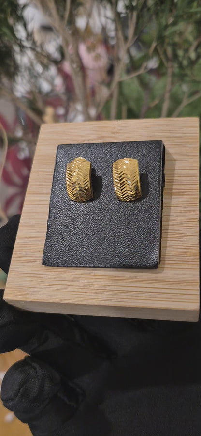 Gold Classic Textured Earrings 21KT - FKJERN21KM11604