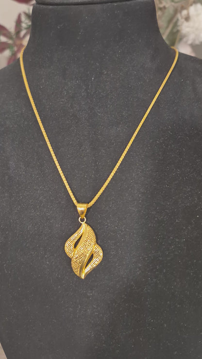 Gold Elegant Design Necklace (Chain With Pendant) 21KT - FKJNKL21KM11770