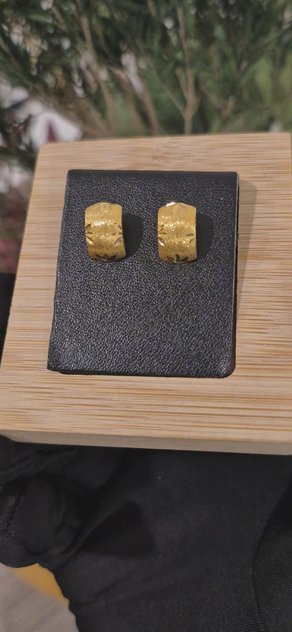 Gold Textured Classic Earrings 21KT - FKJERN21KM11387