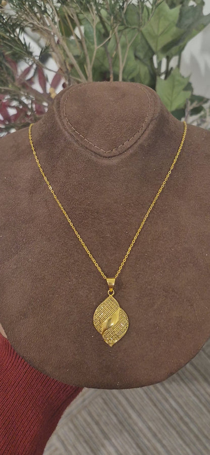 Gold  Leaf Wave Necklace 21KT - FKJNKL21KM11354