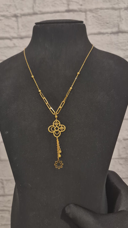 Gold Floral Clover Pendant Necklace with Paperclip Chain 21KT - FKJNKL21KM12263