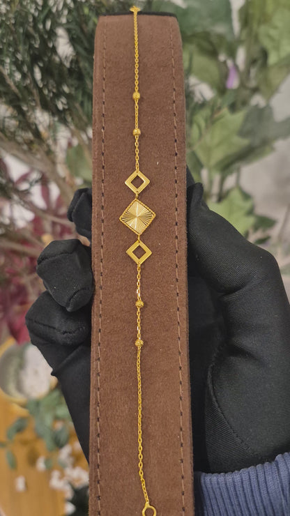 Gold Textured Square Bracelet 21KT - FKJBRL21KM10934