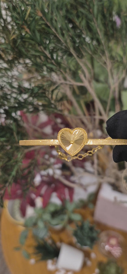 Gold Center Heart Bangle 21KT - FKJBNG21KM11309