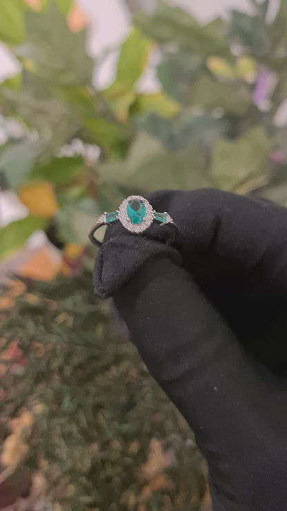 Sterling Silver 925 Emerald Spark Ring - FKJRNSL10768