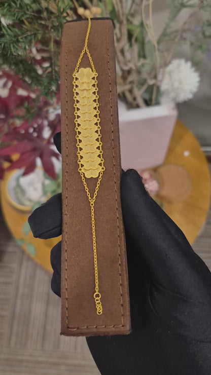 Gold Elegant Floral Link Bracelet 21KT - FKJBRL21KM11669