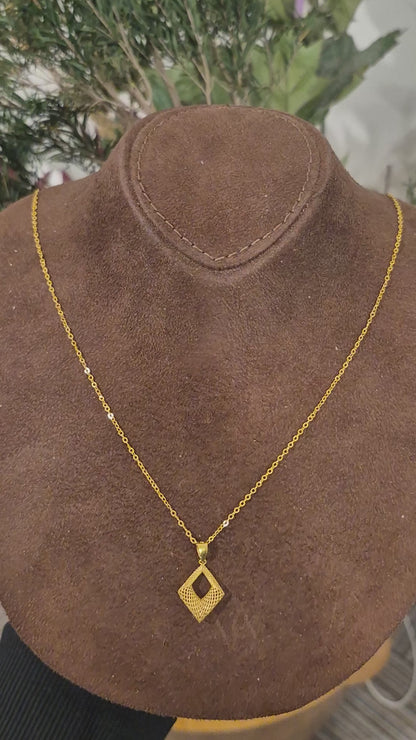 Gold Geometric Filigree Necklace 21KT - FKJNKL21KM11296