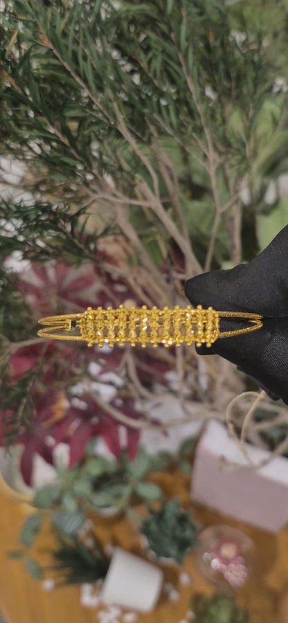 Gold Center Bar Bangle 21KT - FKJBNG21KM11307