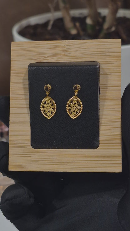 Gold Intricate Flower Shaped Earrings 21KT - FKJERN21KM12241