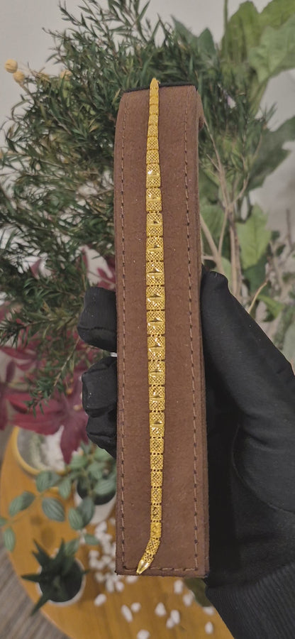 Gold Luxe Minimal Bracelet 21KT - FKJBRL21KM11503