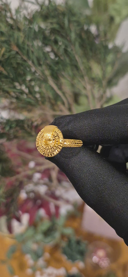 Gold Radiant Circle Ring 21KT - FKJRN21KM11155