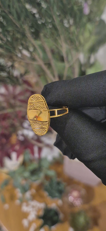 Gold Heirloom Oval Ring 21KT - FKJRN21KM11180