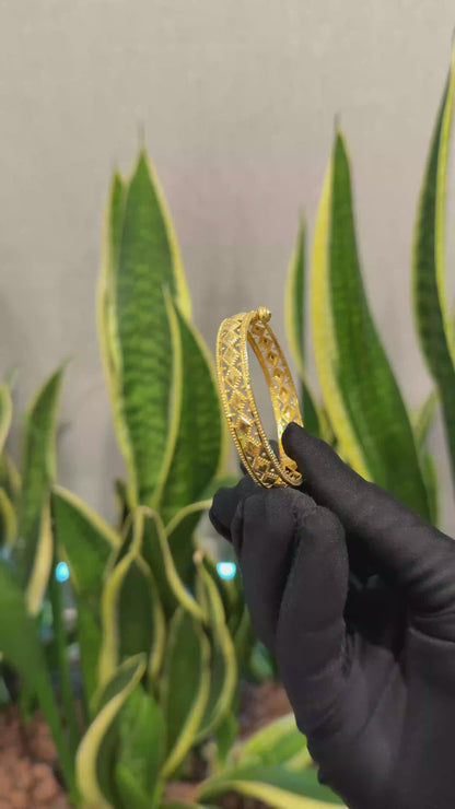 Gold Baby Bangle 21KT - FKJBNG21KM10115