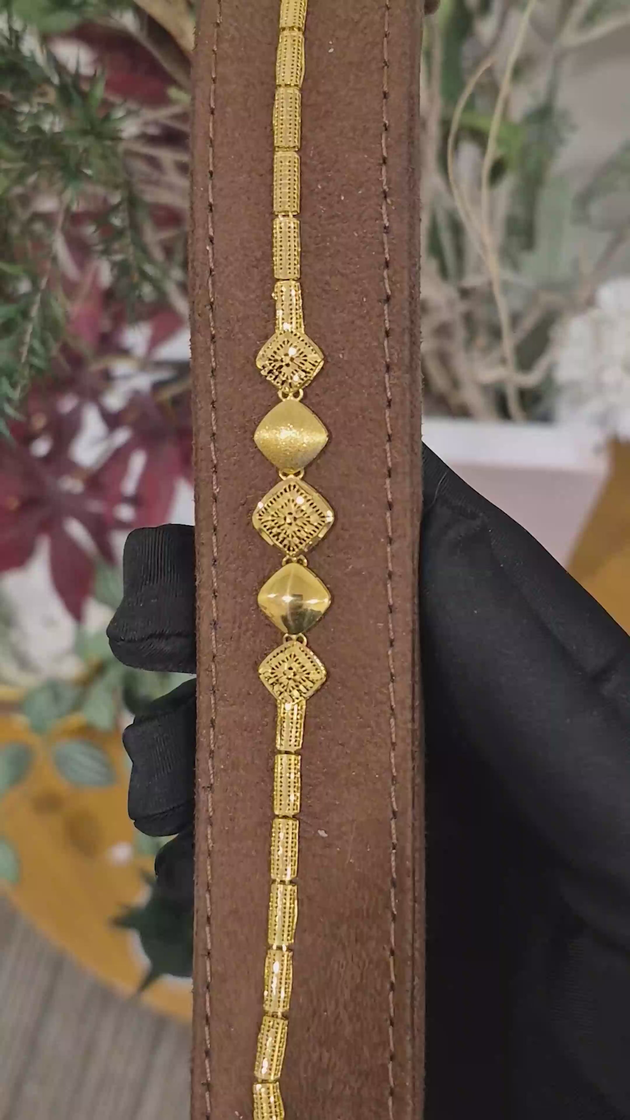 Gold Square Textured Bracelet 21KT - FKJBRL21KM11558
