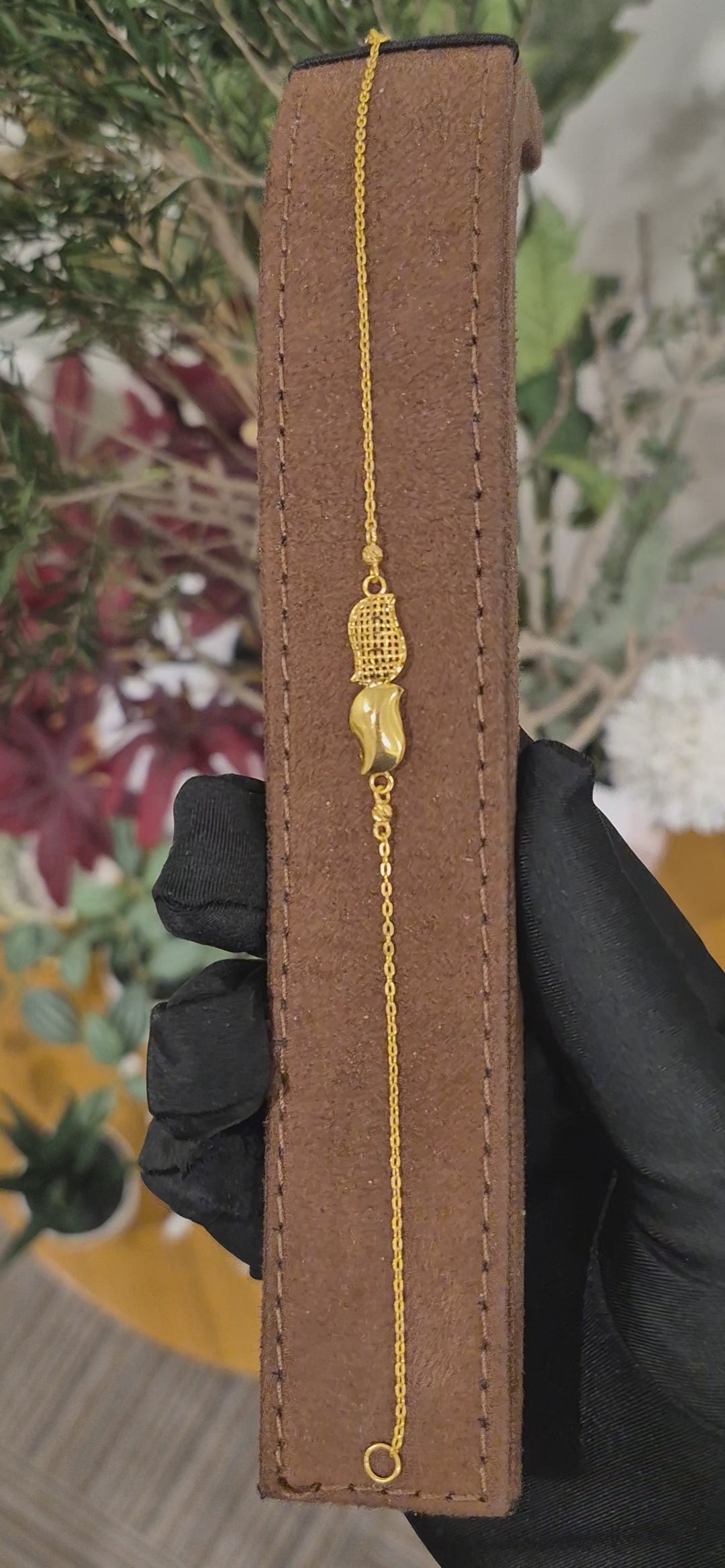 Gold Fluid Design Bracelet 21KT - FKJBRL21KM11497