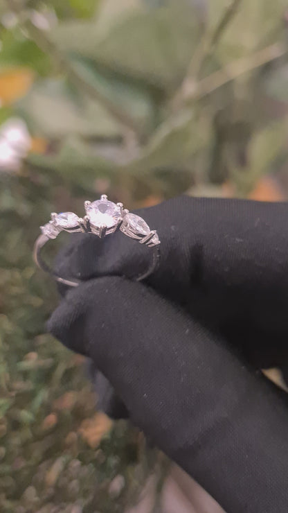 Sterling Silver 925 Crystal Ring - FKJRNSL10738