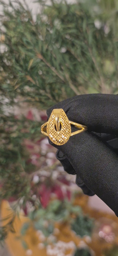 Gold Mesh Pear Shaped Ring 21KT - FKJRN21KM11154