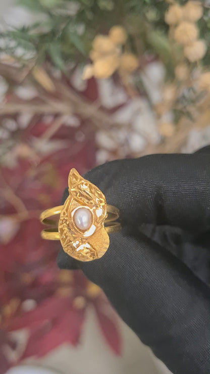 Gold Leaf Shaped Stoned Ring 21KT - FKJRN21KM10457