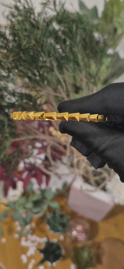 Gold Bold Edge Bangle 21KT - FKJBNG21KM11217