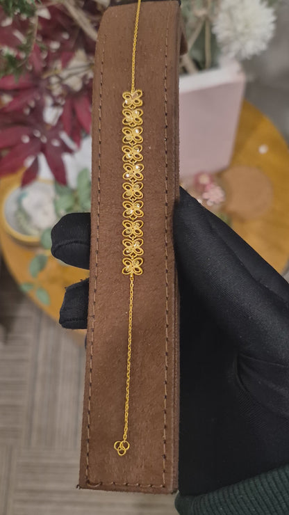 Gold Flower Pattern Bracelet 21KT - FKJBRL21KM11678