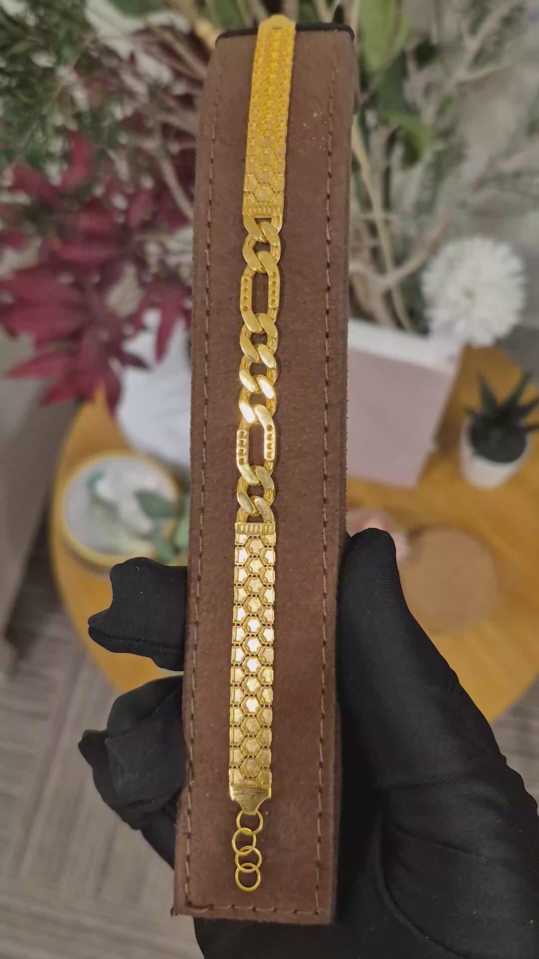 Gold Honeycomb Pattern Bracelet 21KT - FKJBRL21KM11997