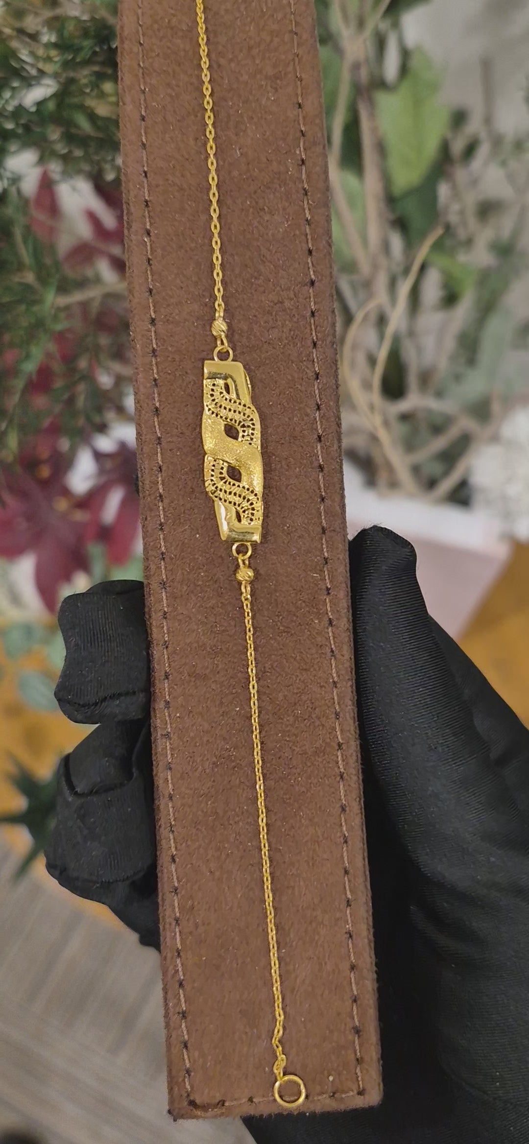 Gold Cutout Bar Bracelet 21KT - FKJBRL21KM11495