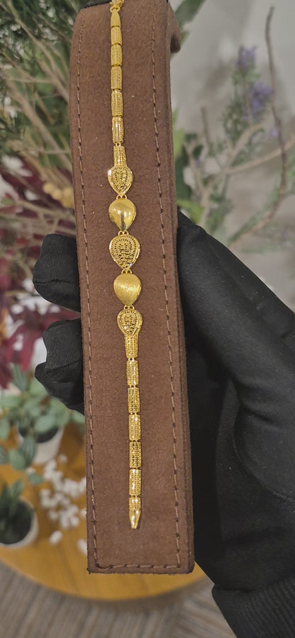 Gold Regal Teardrop Bracelet 21KT - FKJBRL21KM11506