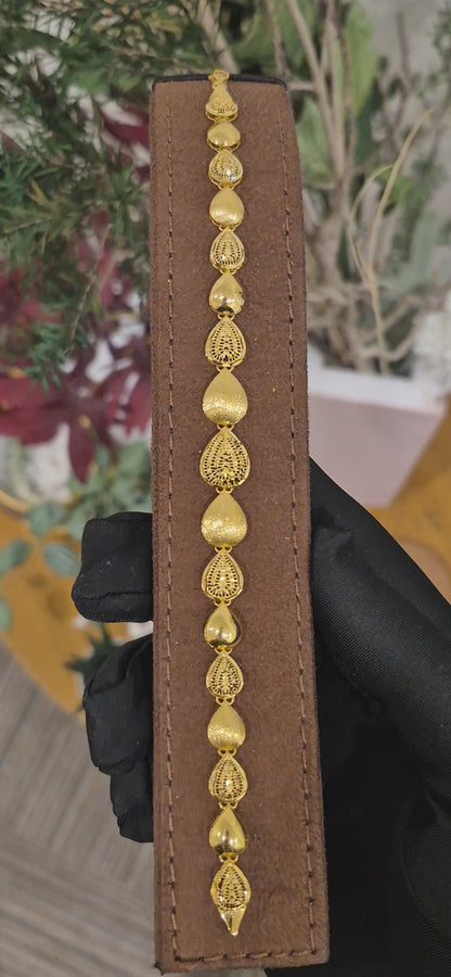 Gold Teardrop Link Bracelet 21KT - FKJBRL21KM11540