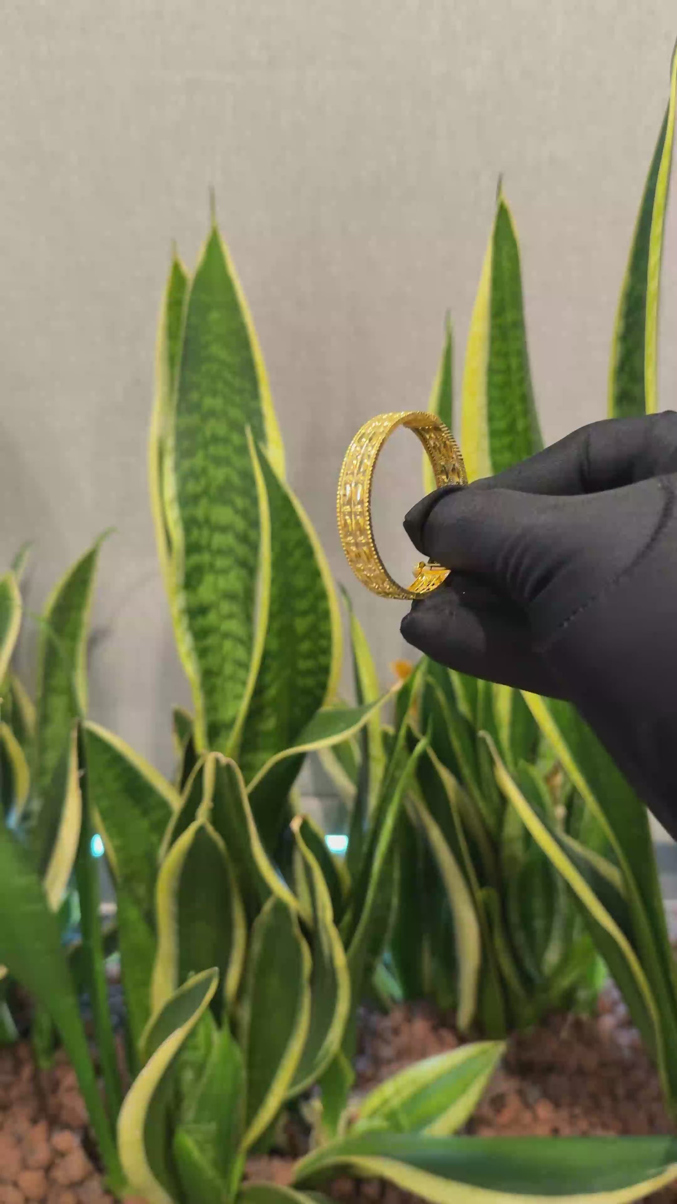 Gold Designer Baby Bangle 21KT - FKJBNG21KM10130