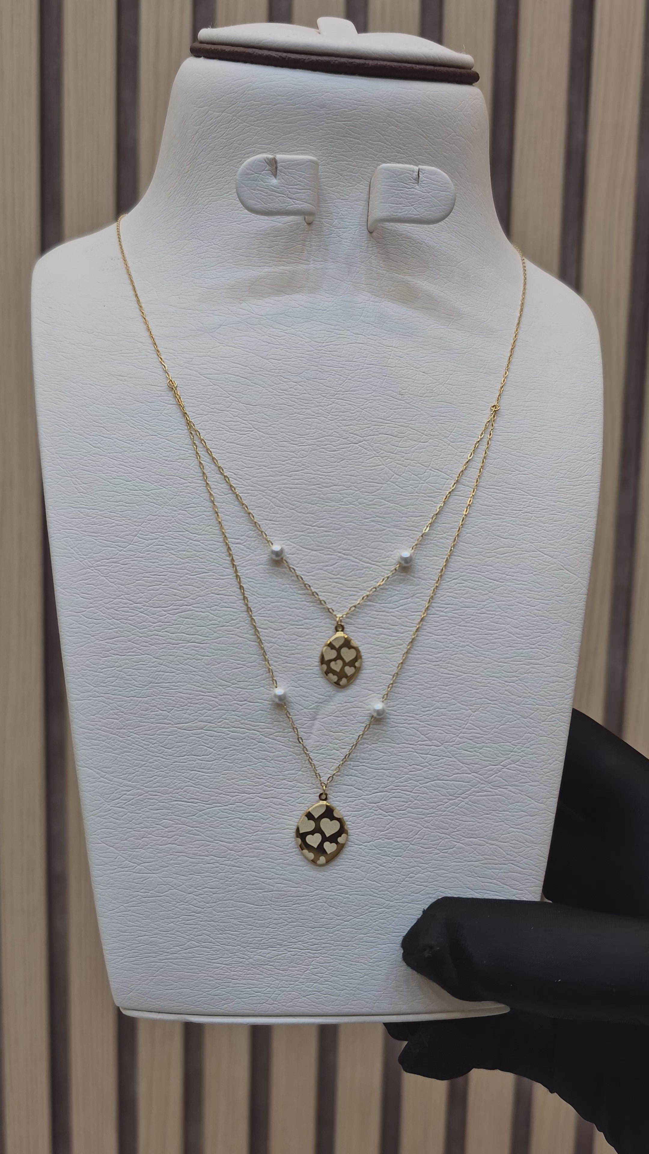 Gold Classy Heart in Hanging Oval Necklace 21KT - FKJNKL21KM8456