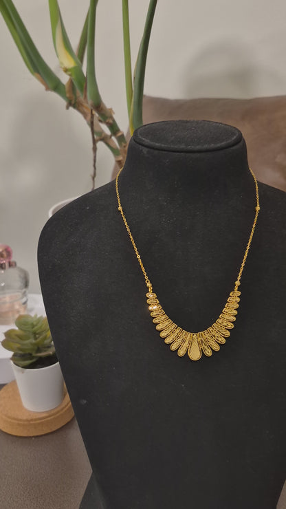 Gold Dazzling Statement Necklace 21KT - FKJNKL21KM12215