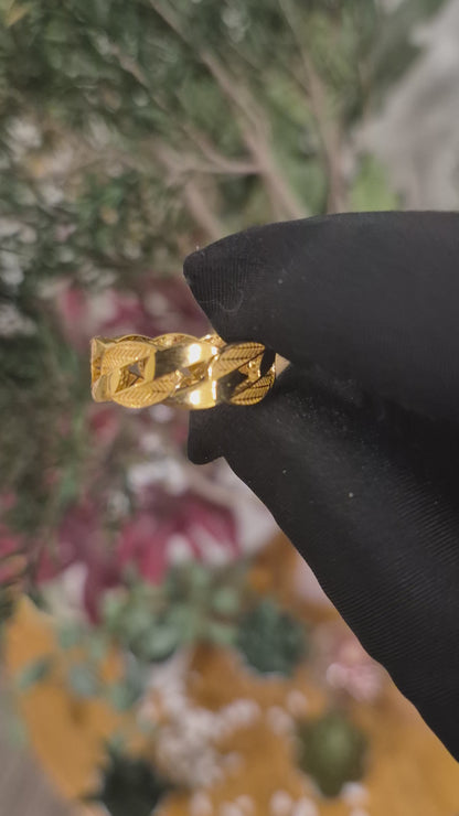 Gold Interlock Design Ring 21KT - FKJRN21KM11653