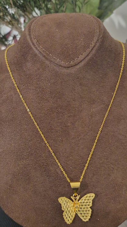Gold Textured Butterfly Necklace 21KT - FKJNKL21KM11283