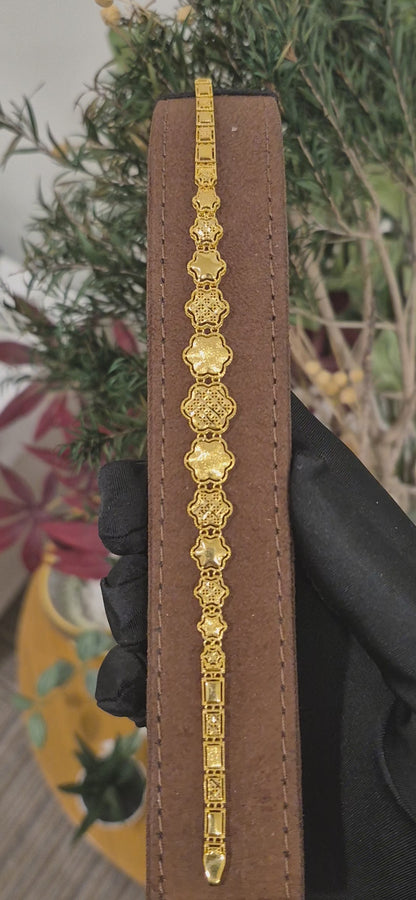 Gold Ethnic Motif Bracelet 21KT - FKJBRL21KM11498