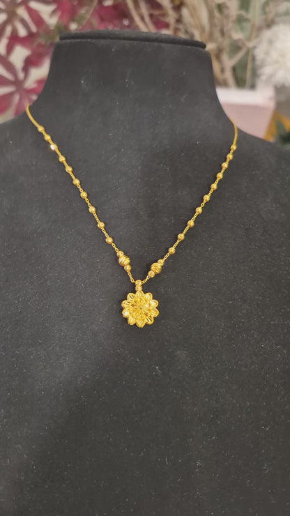 Gold Flower Shaped Necklace 21KT - FKJNKL21KM12006